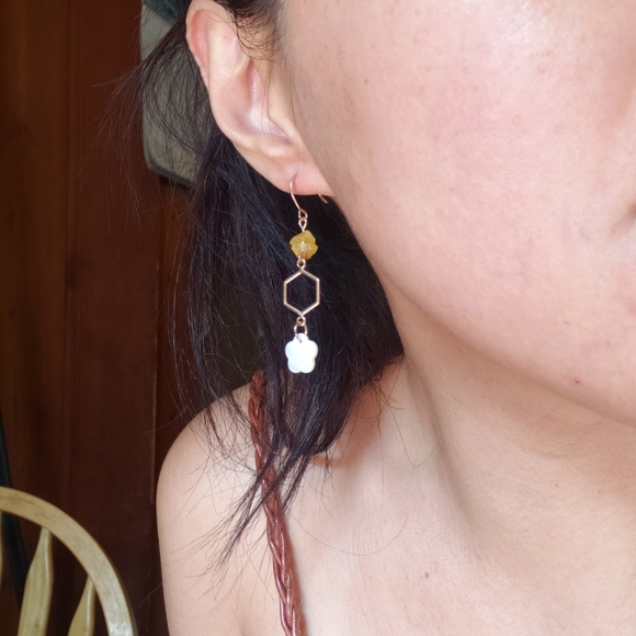 Elegant Citrine Mother of Pearl Rose Gold Earrings - Picture 4 of 4